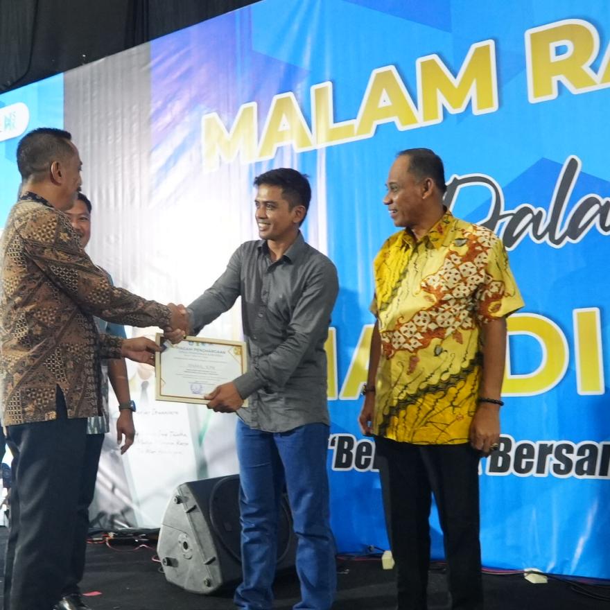 Keren!!! Desa Mattunreng Tellue Mendapatakan Penghargaan Sebagai Desa Peduli Pendidikan 