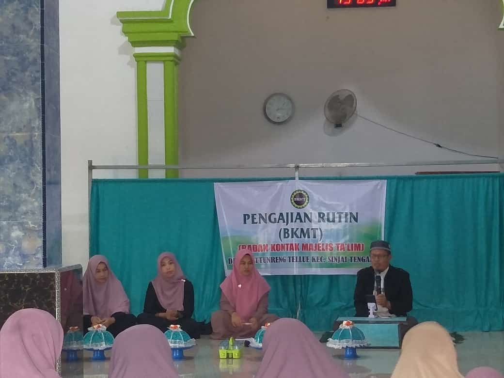 Pengurus BKMT Permata Desa Mattunreng Tellue Sinjai Tengah Menggelar Kegiatan Semarak Dzulhijjah